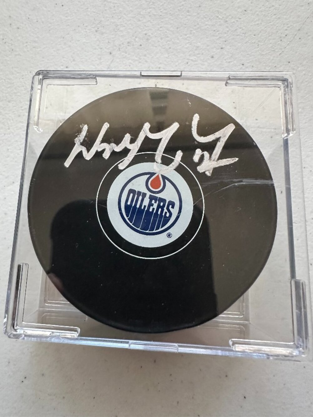 Wayne Gretzky signed Edmonton Oilers autographed NHL hockey puck w case wCOA 841